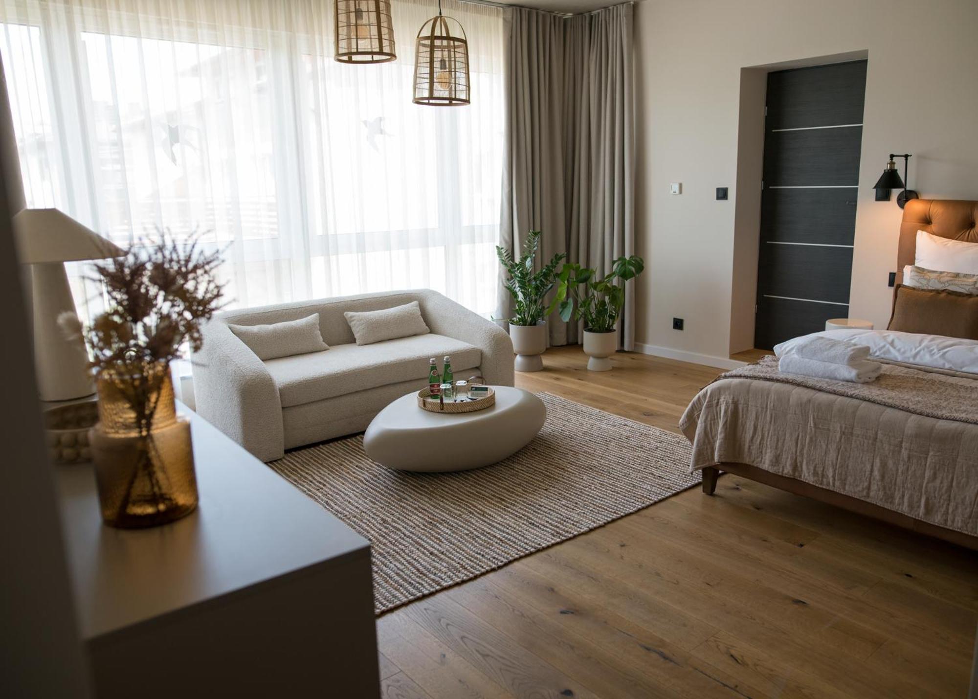 Boutique Hotel Rabbit Hole Kielce Exterior foto